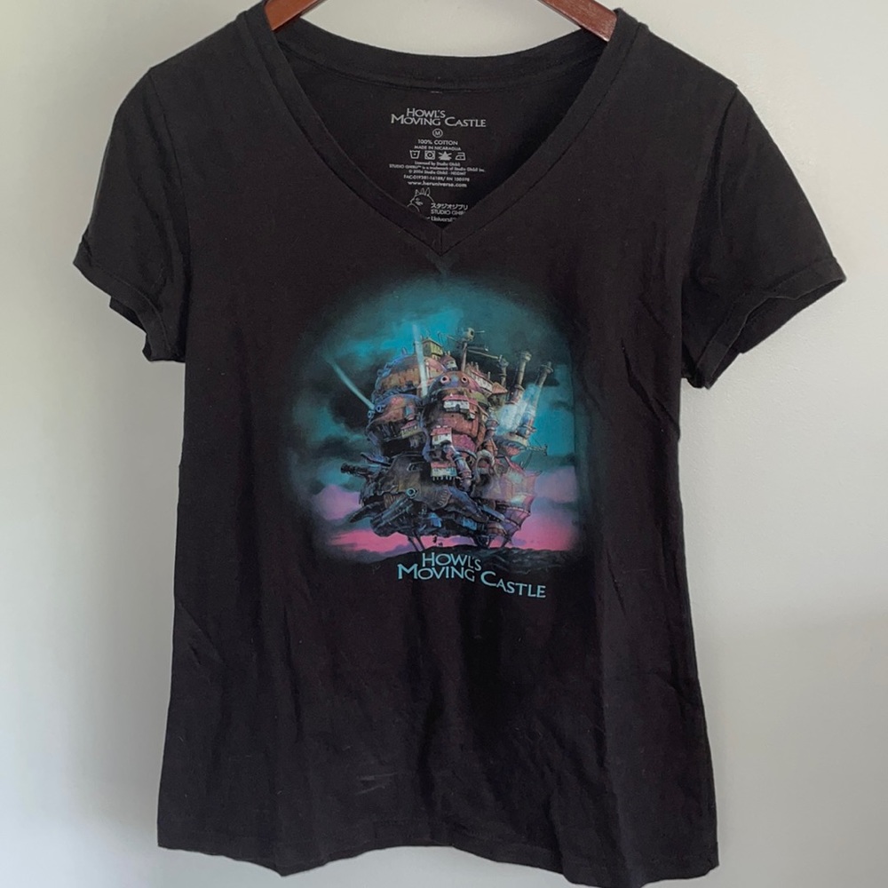 Studio Ghibi Her Universe Howl’s Moving Castle short sleeve v neck tee